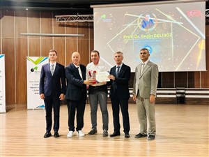 Prof. Dr. Engin Deligöz Türk Fizik Derneği tarafından 2026 Onur Ödülü’ne layık görüldü